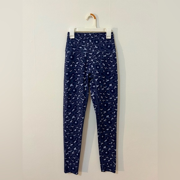 🩷✨NWOT AERIE HIGH RISE LEOPARD BLUE PRINT LEGGINGS✨🩷 - Picture 1 of 8